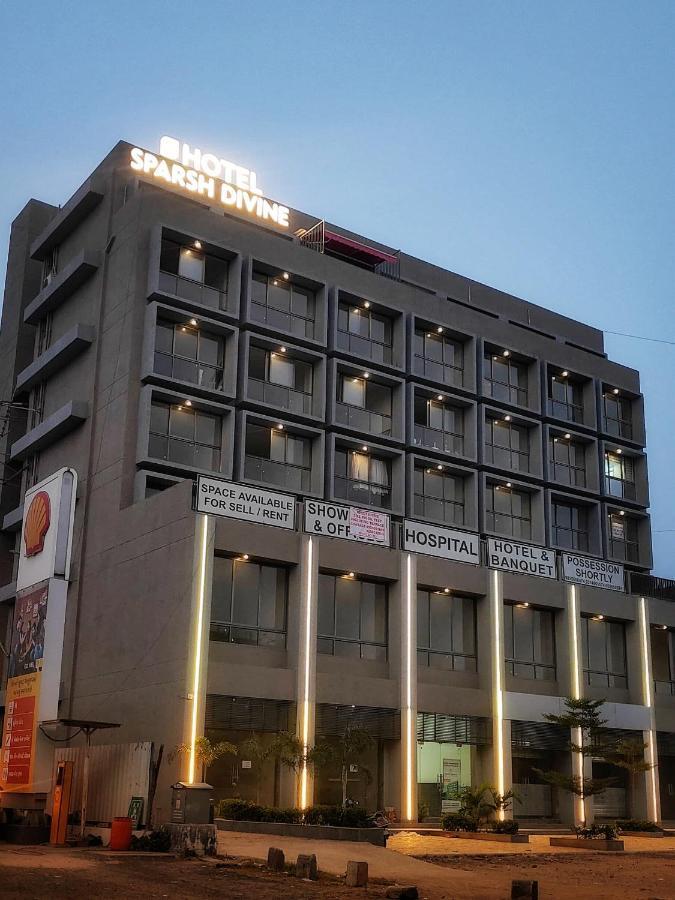 Hotel Sparsh Divine Ahmedabad Eksteriør billede