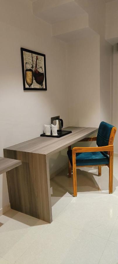 Hotel Sparsh Divine Ahmedabad Eksteriør billede