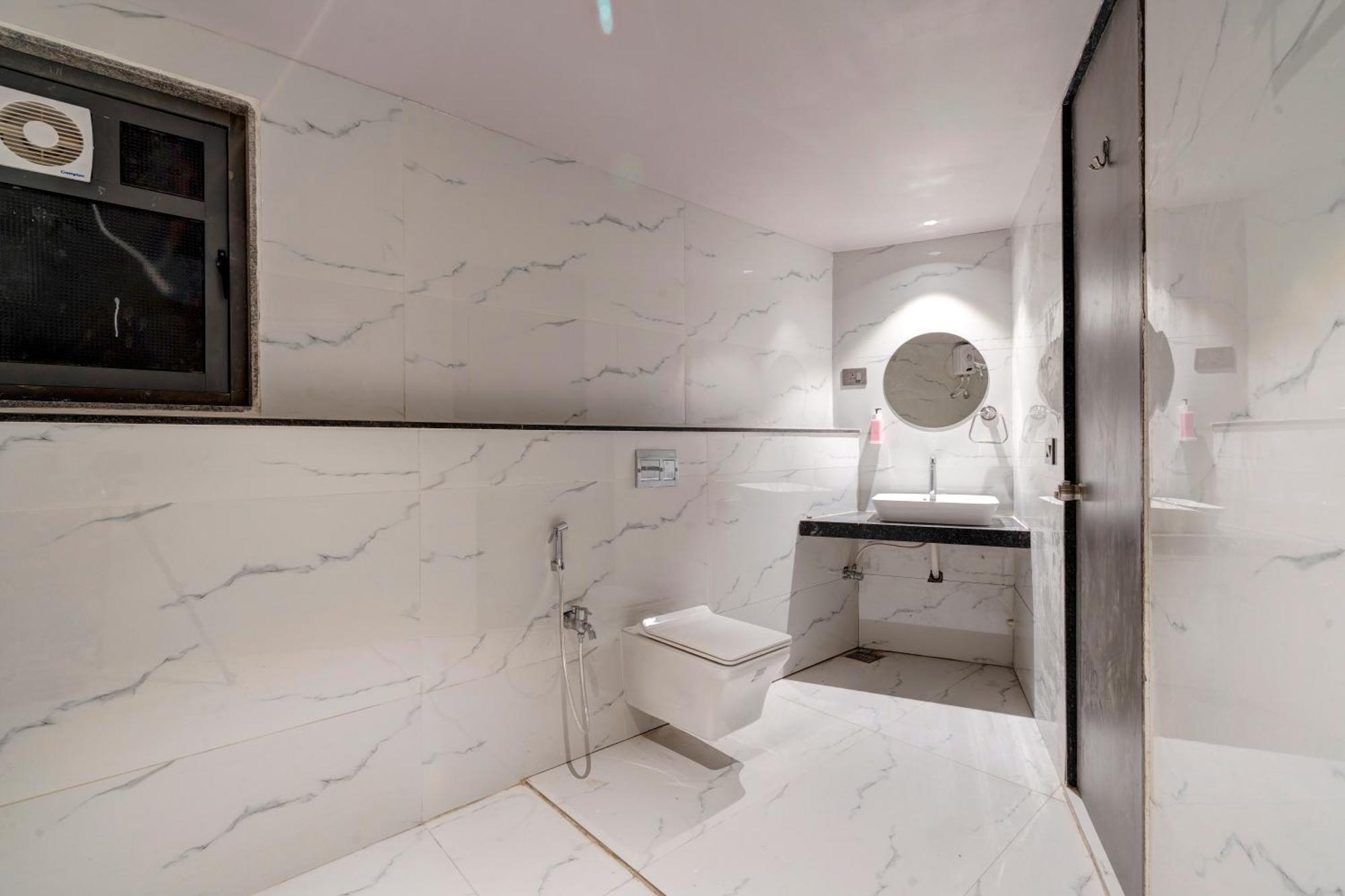 Hotel Sparsh Divine Ahmedabad Eksteriør billede